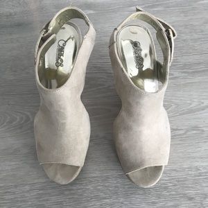 Carlos Santana Wedges ✨